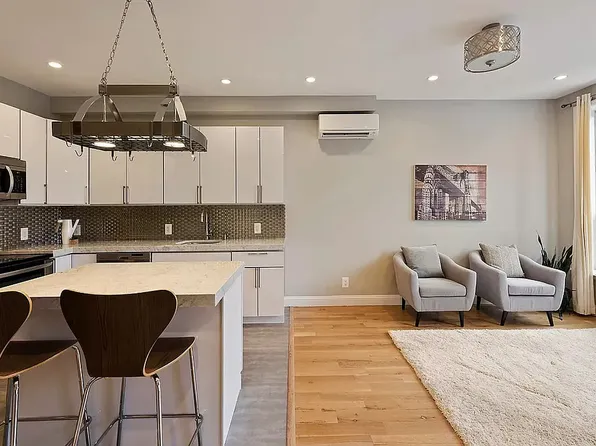 936a Lafayette Avenue image 1 of 7
