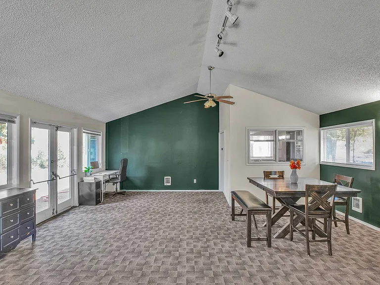 The Patrician Apartments — Photo 12