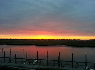 1 Anchorage Way APT 702, Freeport, NY 11520