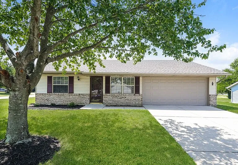 2193 Amarillo Ave — Photo 1