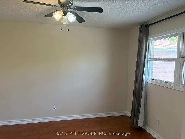 107 Stave Cres — Photo 16
