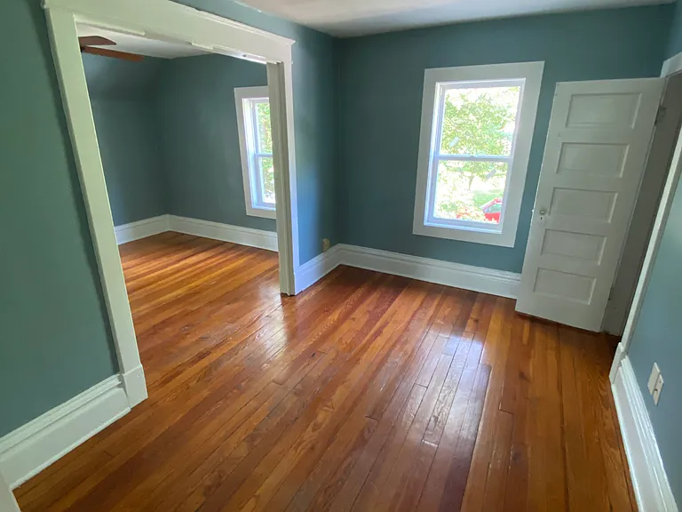 5945 Charlotte St — Photo 10