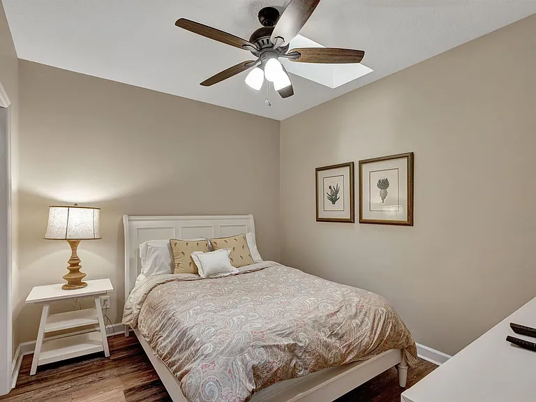 13792 Yarmouth Dr — Photo 11