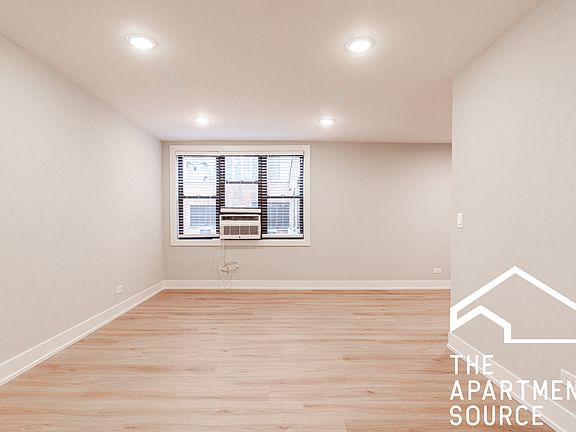 3rd image of 540 W Aldine Ave #311
