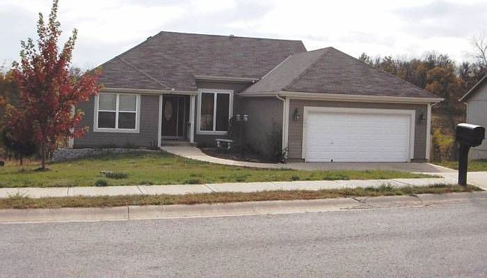 4 Bedroom Reverse Ranch