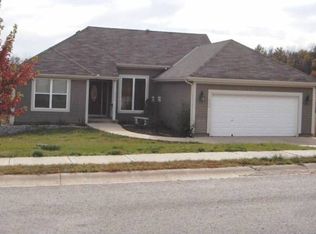 209 E Whispering Hills Blvd, Lone Jack, MO 64070