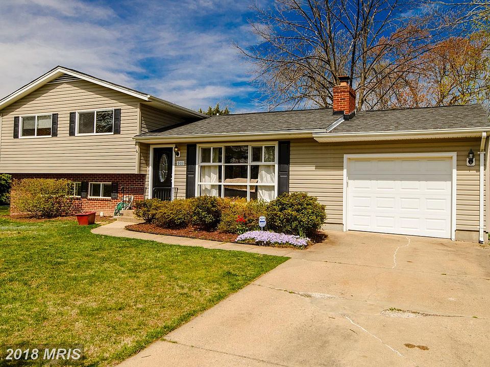 1st image of 901 Sterling Ct