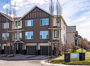 101 S New Brighton Walk SE, Calgary, AB T2Z 5C7