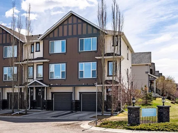 101 S New Brighton Walk SE, Calgary, AB T2Z 5C7