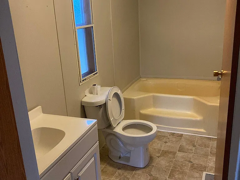 211 Walnut Grove Ln — Photo 7