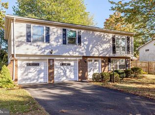 502 S Garfield Rd, Sterling, VA 20164