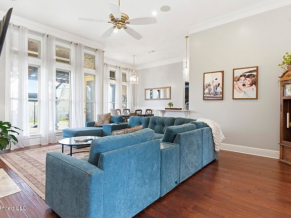 5th image of 2305 Sunkist Country Club Rd