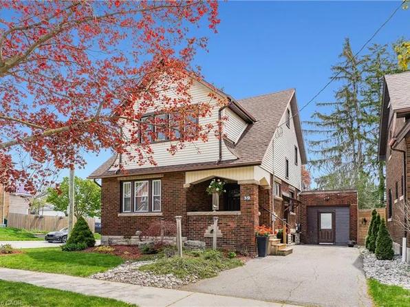 39 Borden Ave N, Kitchener, ON N2H 3H9