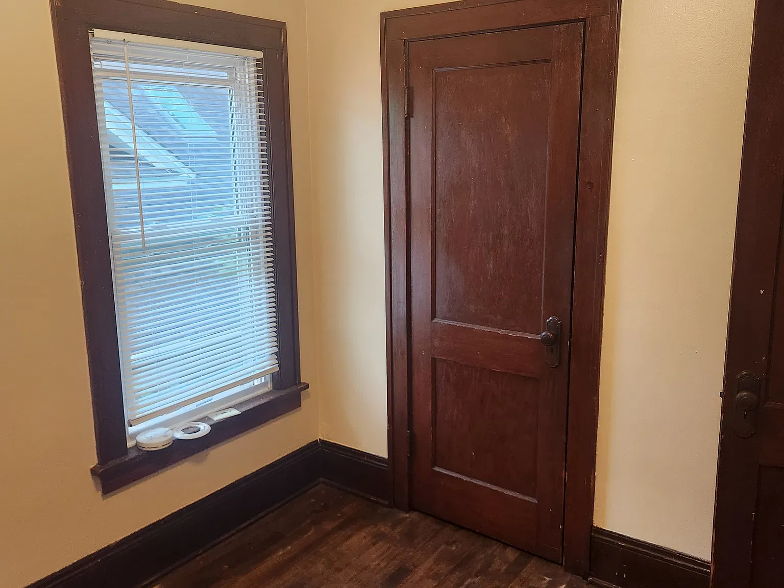5 bed, 2016 sqft, $1,855 — Photo 4