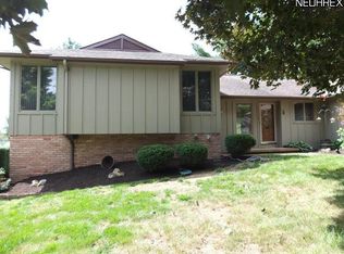342 Hillview Cir NW, Canton, OH