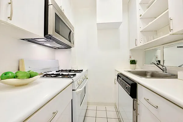 Rented by Corcoran | media 13