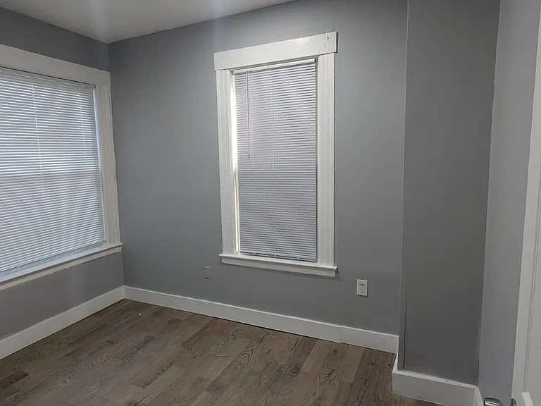 365 Howard Ave — Photo 10