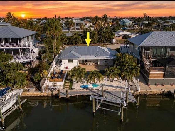 3571 Emerald Ave, Saint James City, FL 33956
