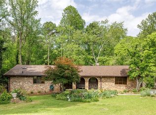 2425 Maclaren Cir, Dunwoody, GA 30360