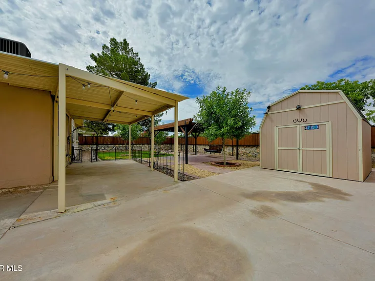 10348 Darin Rd — Photo 52