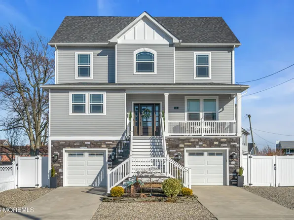 13 Lagoon Drive E, Toms River, NJ 08753