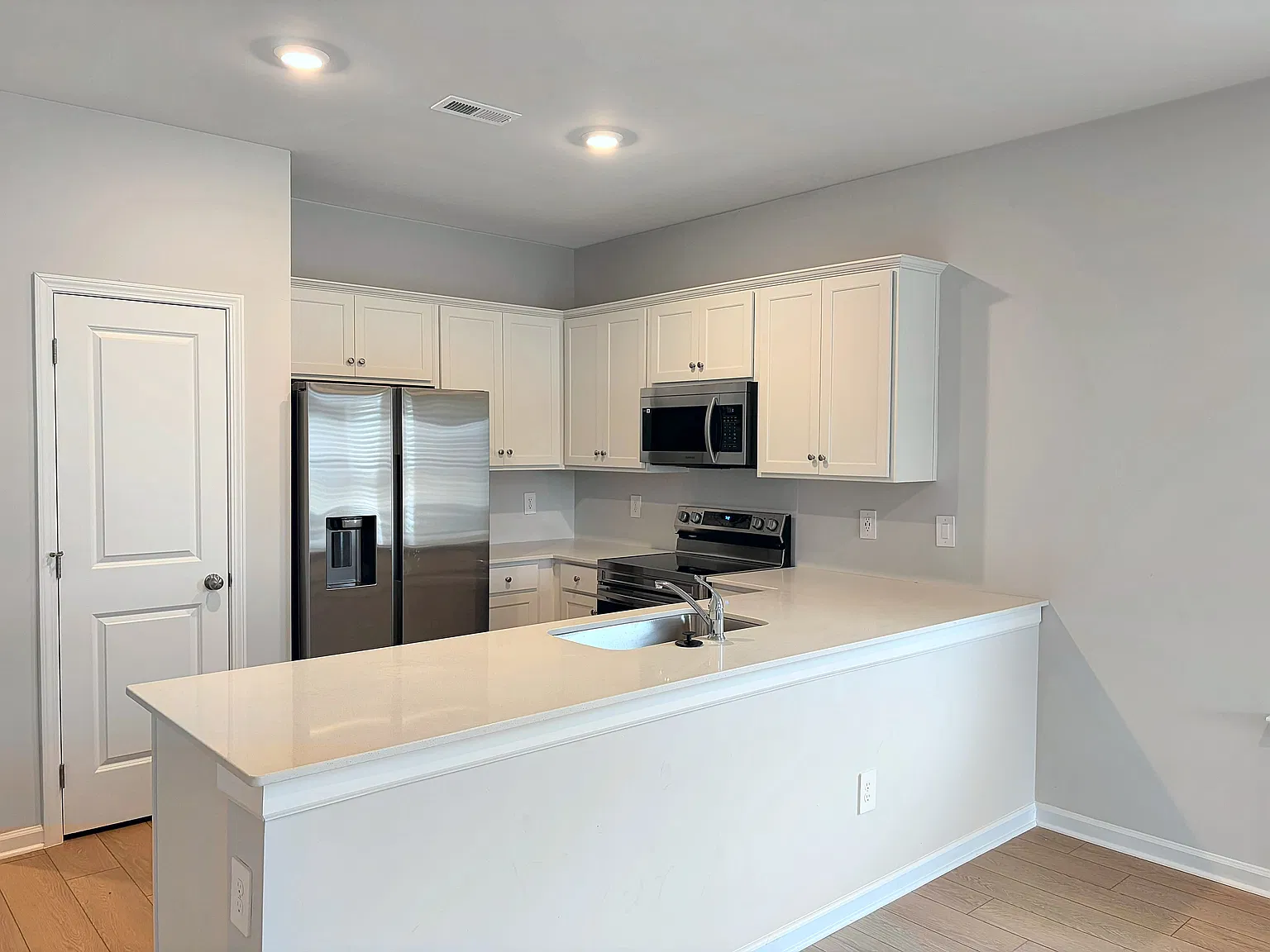 4 bed, 1891 sqft, $1,900 — Photo 4