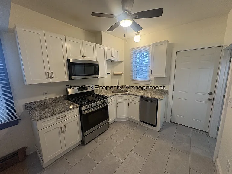 124 Leo Ave — Photo 1