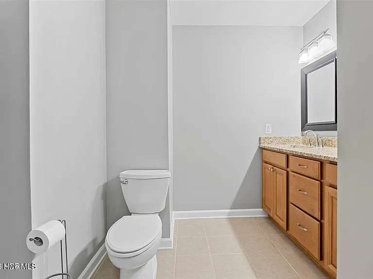 1104 N Overlook Dr — Photo 10