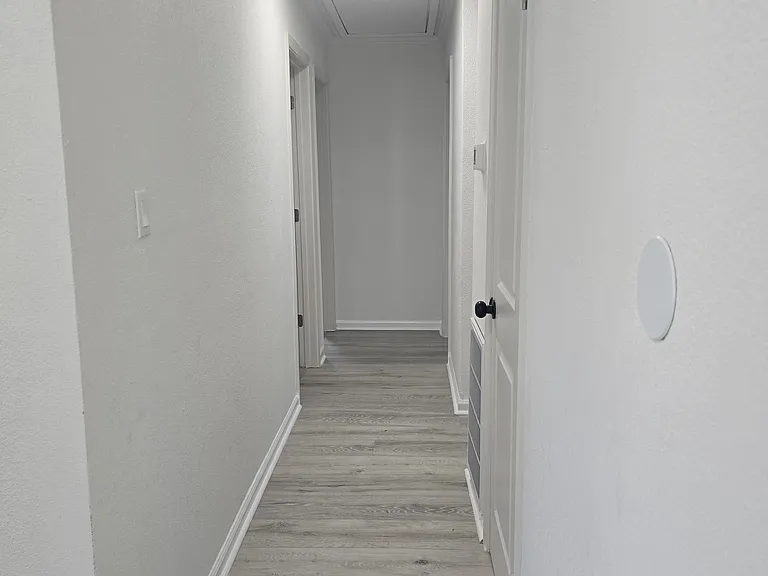 1203 Baskerville Ln — Photo 17