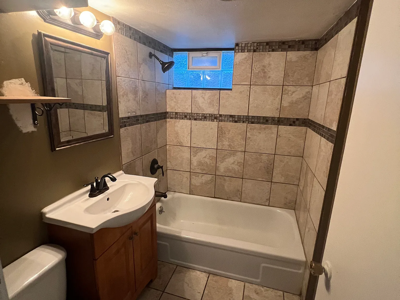 3276 S Chase Ave — Photo 2