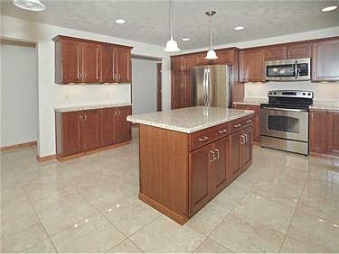 5th image of 1045 Ashton Ct