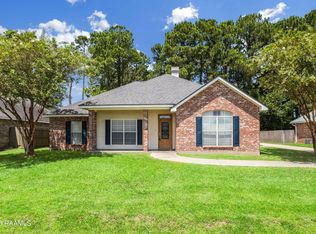 201 Treat Dr, Broussard, LA 70518