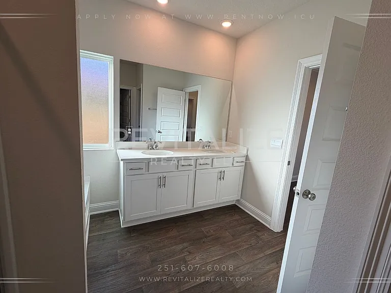 14930 Dayton Cir — Photo 23