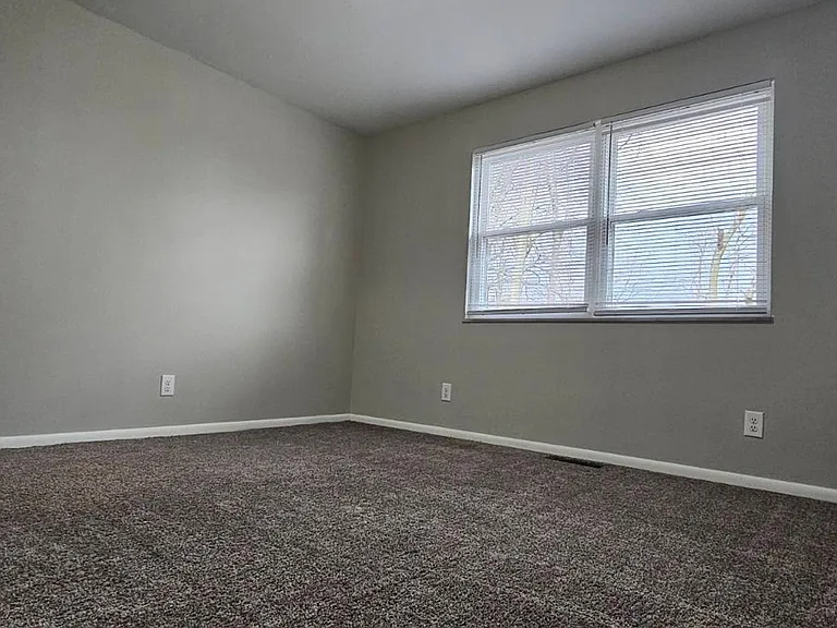Spacious 2 bedroom 2 bath apartments in Harrison Township! — Photo 3