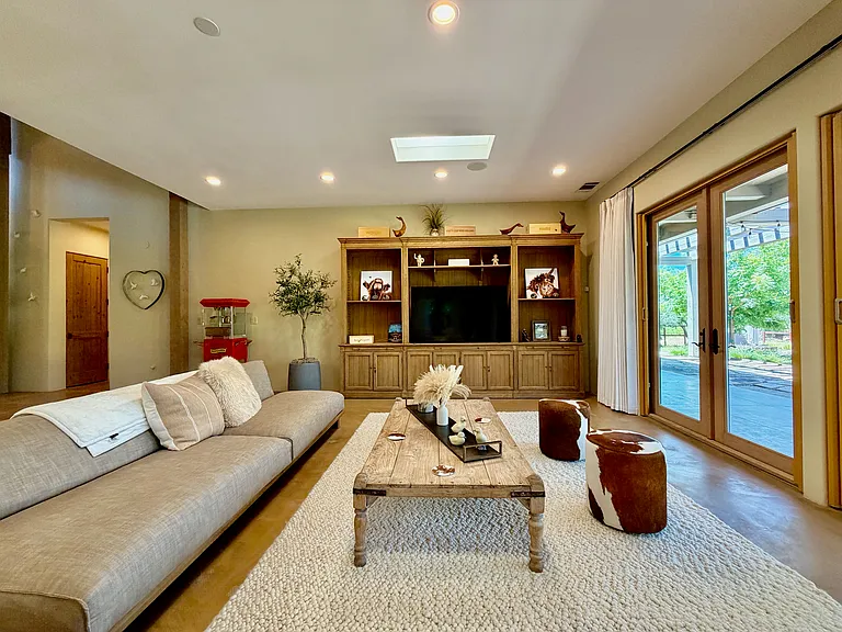 4181 Silverado Trl — Photo 13