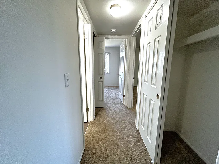 Charter Oaks Apartments — Photo 260