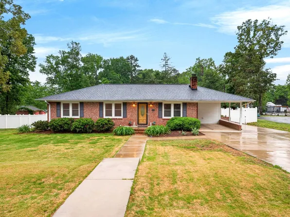 105 Skyuka Cir, Landrum, SC 29356