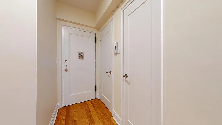 Rented by Bond New York | media 23