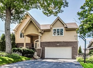 33418 N Lake Shore Dr, Grayslake, IL