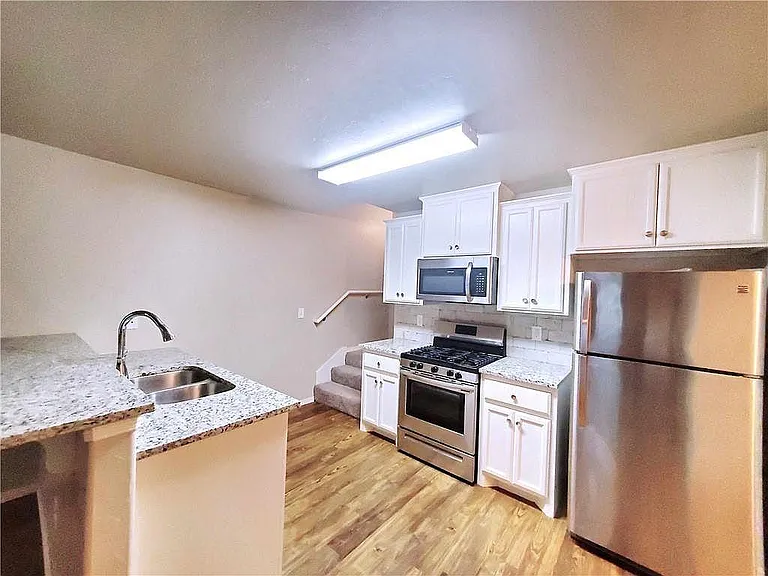 2127 Buena Vida Ln — Photo 9