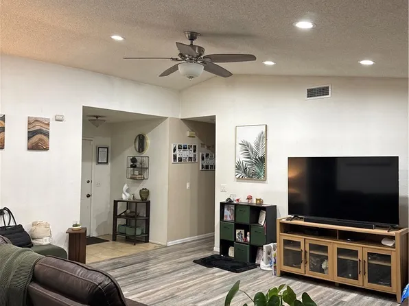 15984 Coronado Dr, Victorville, CA 92394