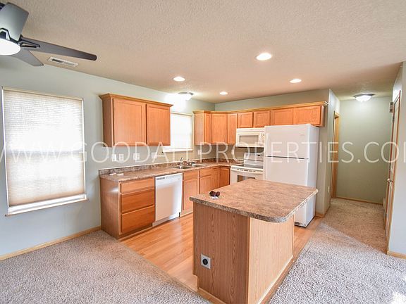 4th image of 1125 Flagstone Ln