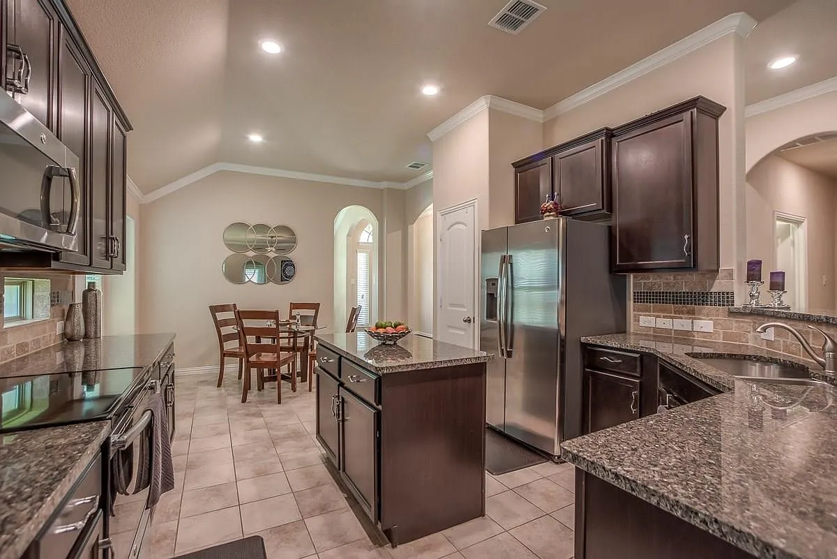 4 bed, 2063 sqft, $2,550 — Photo 1