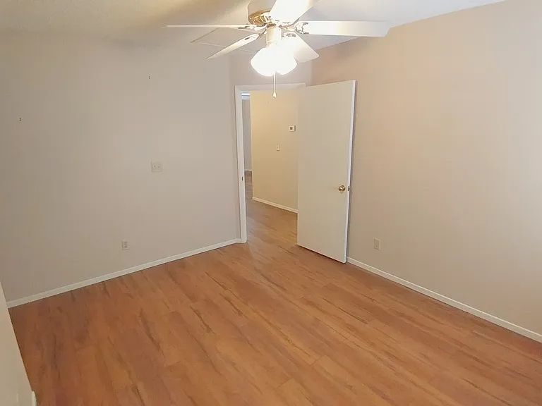 9901 Meandering Creek Ct — Photo 20