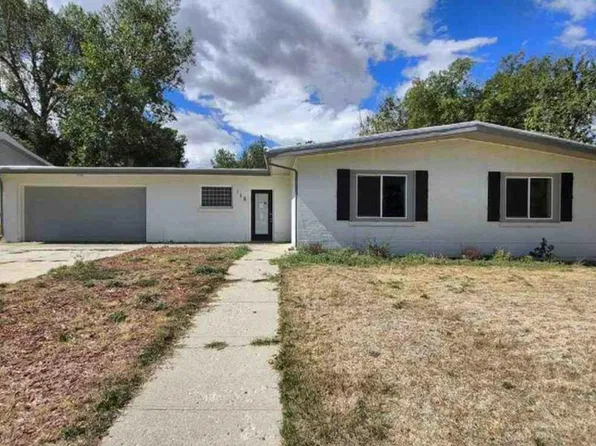 118 Valley Dr, Casper, WY 82604
