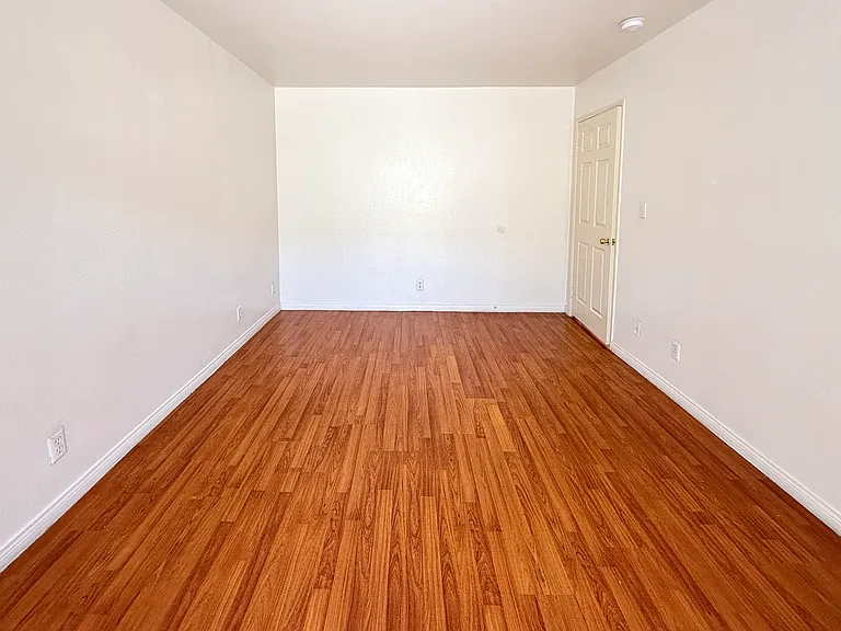 1447 W 228th St #203 — Photo 26