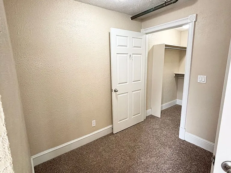 506 N Cascade Avenue — Photo 38
