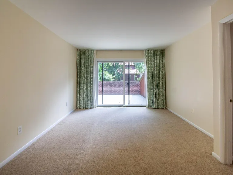 3503 Redwood Ct — Photo 40
