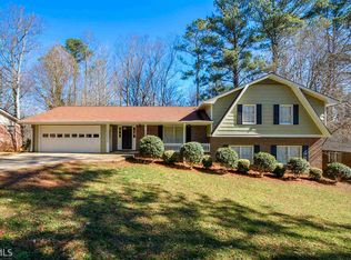 652 Ridgeview Dr, Lilburn, GA 30047