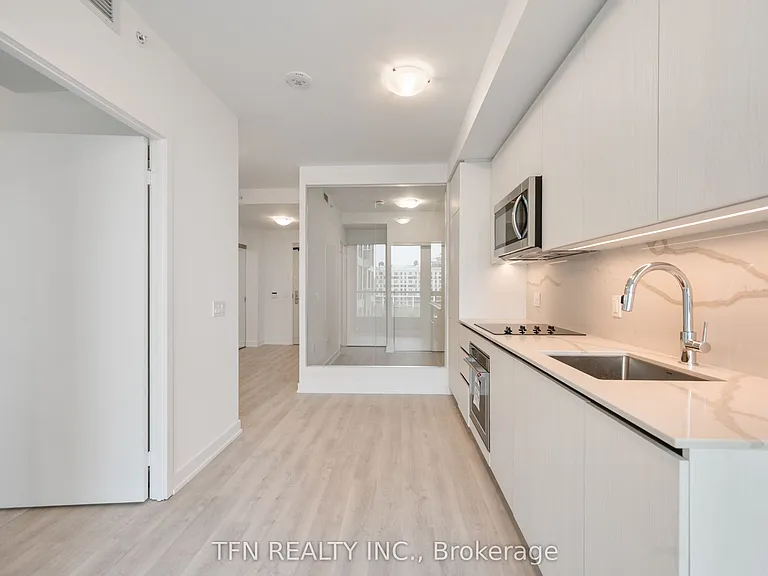 15 Richardson St #612 — Photo 5